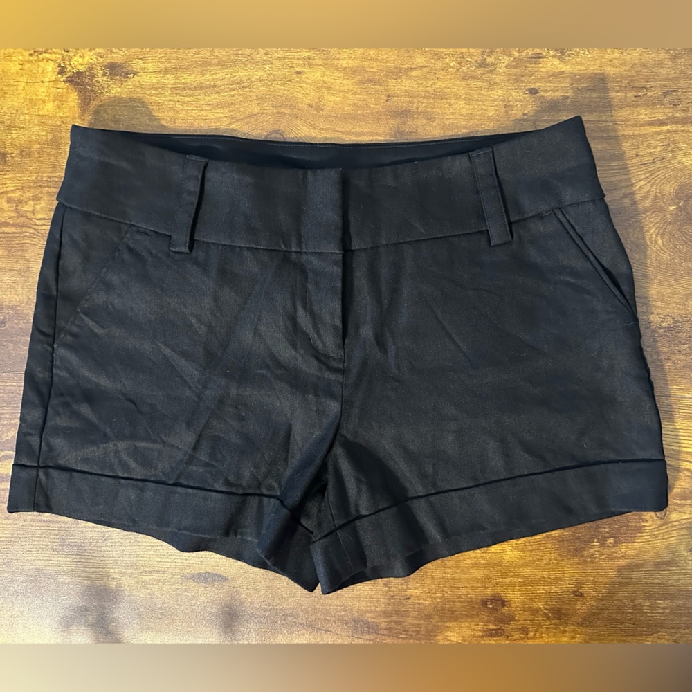 Express Women’s Linen Blend Mid Rise Stretch Shorts